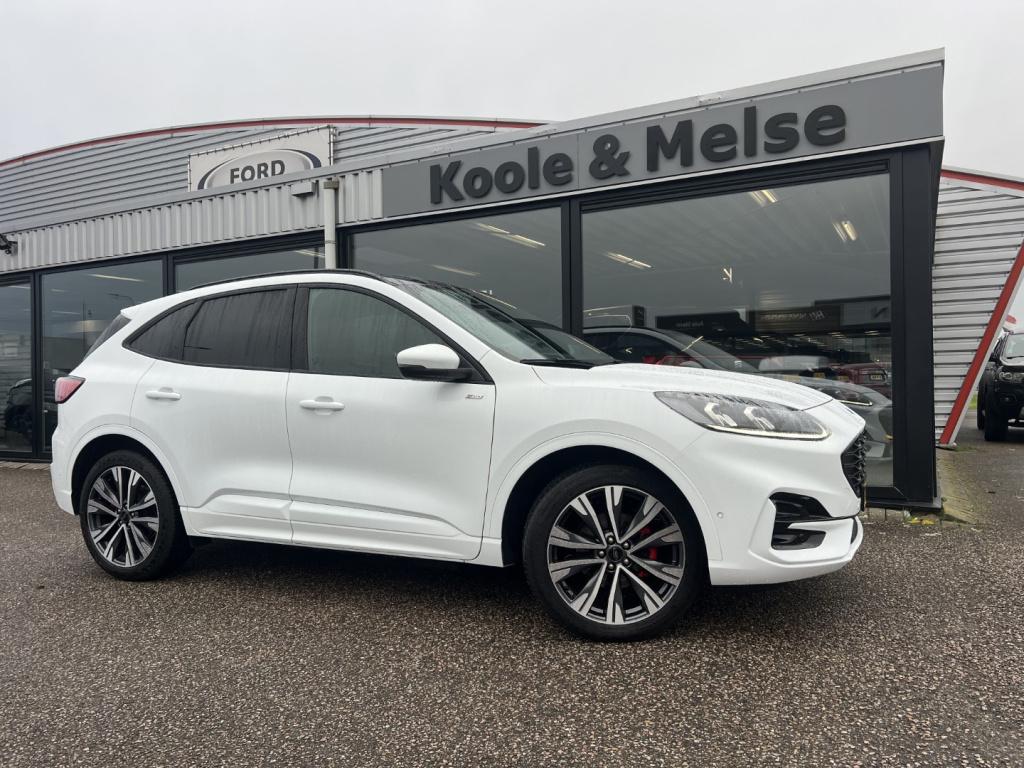Ford Kuga 2.5 phev e-cvt 225pk st-line x , pano dak , 19inch , voorruitverw