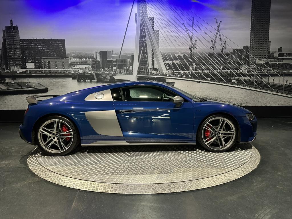 Audi R8 5.2 performance quattro 620pk *btw*b&o*keramisch*bucket seats*carbo