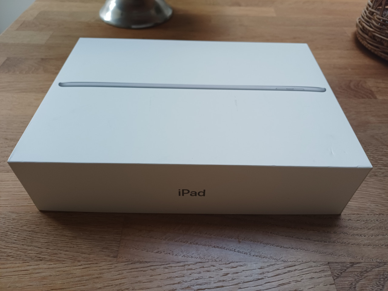 APPLE iPad 6 (2018) 32 GB Wi-Fi MR7F2NF/A met oplader + hoes