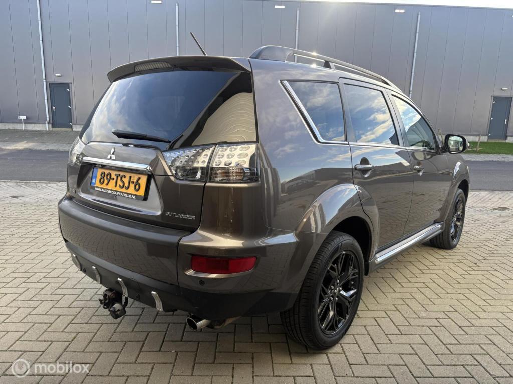 Mitsubishi Outlander 2.0 instyle