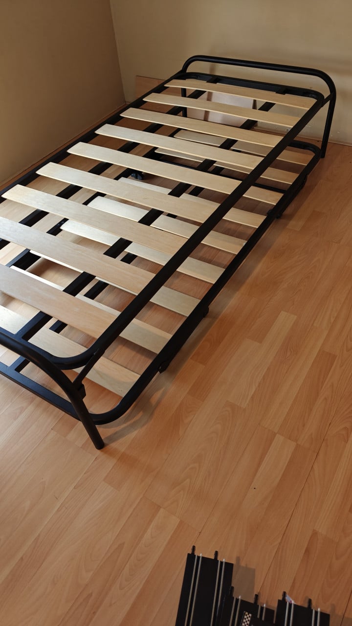 Bed onderschuifbaar 2 x 1 persoons