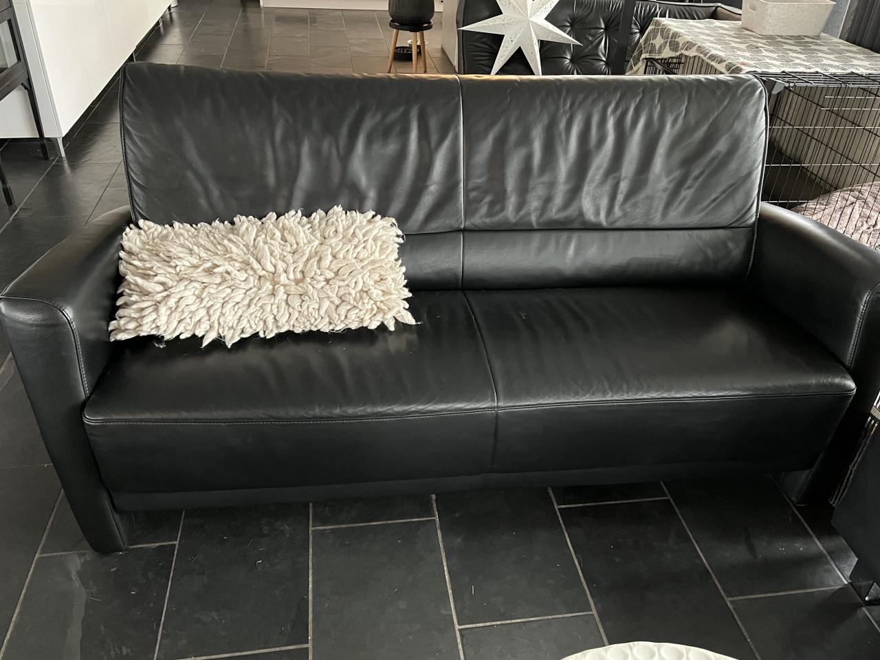 Prachtige zwart leren bank!