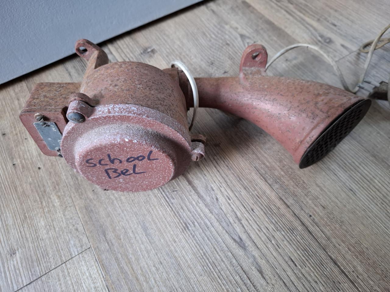 Oude schoolbel