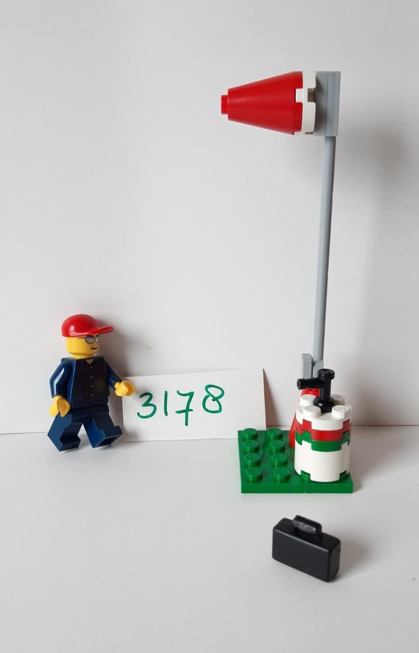 Lego City 3178: watervliegtuig met minifiguur.