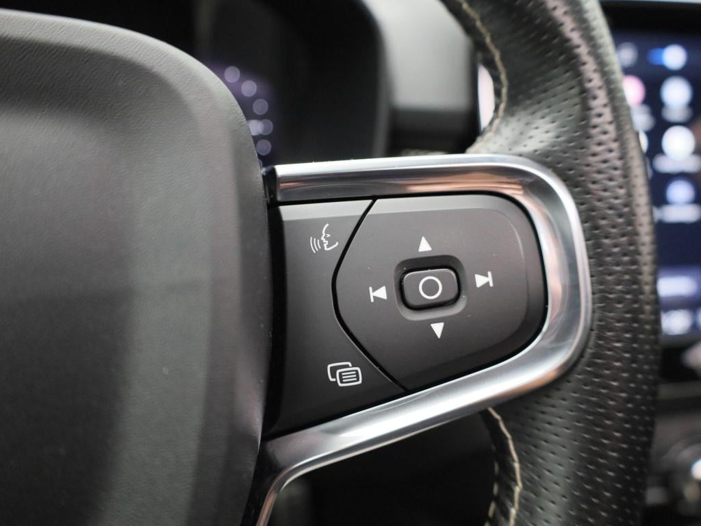 Volvo XC40 recharge p8 awd | automaat | panoramadak | apple carplay / andro