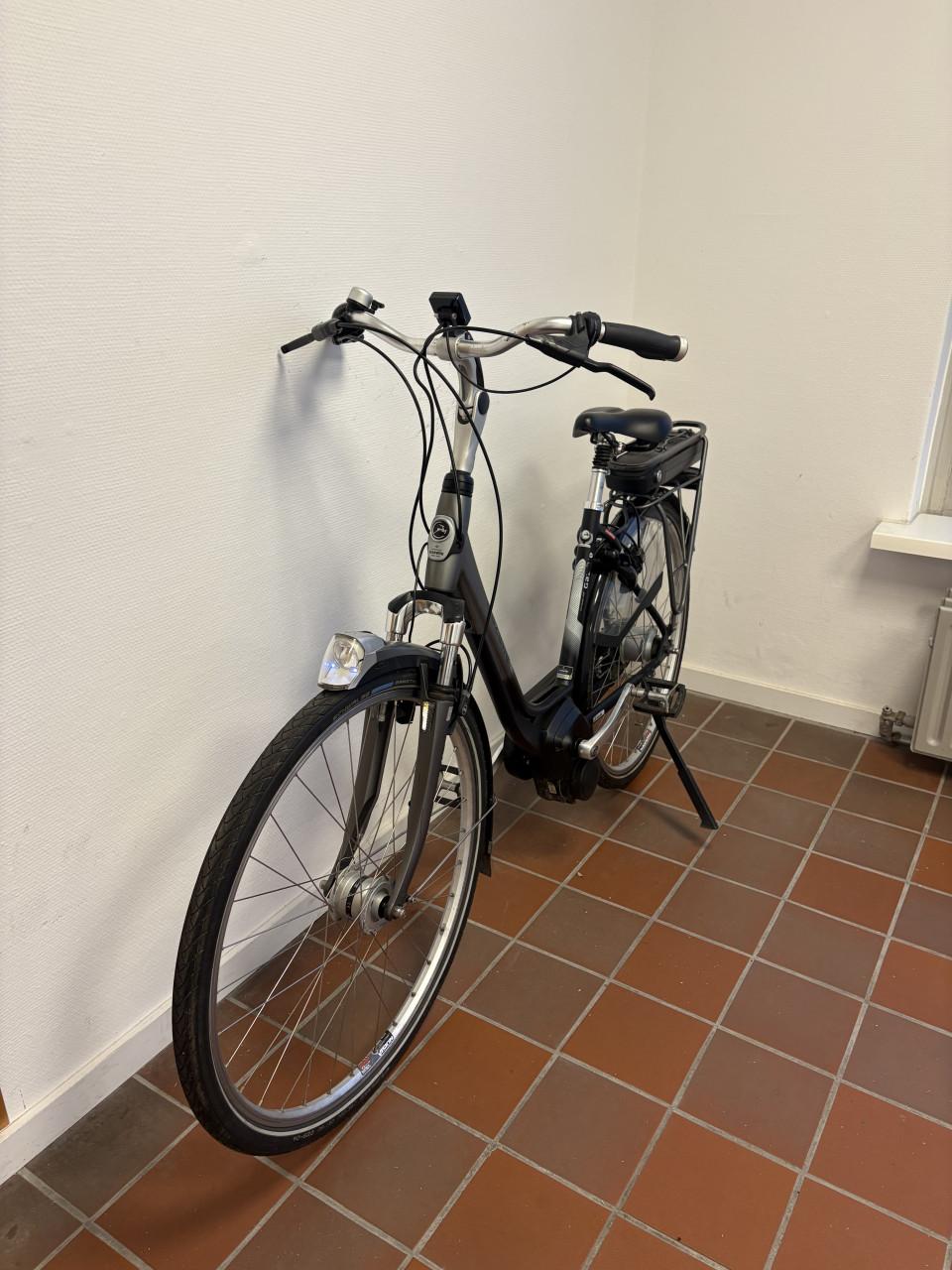 Gazelle orange c8 sterke middenmotor