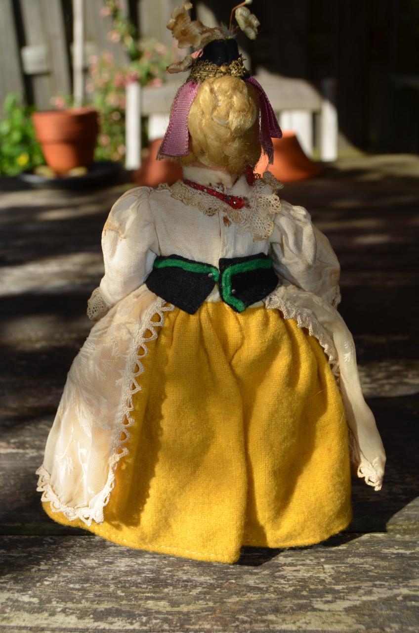 2 Vintage popjes Zwitserse Garde 19 cm hoog Vaticaanstad