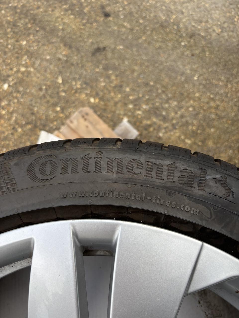 VW winterbanden op lichtmetalen velg. GERESERVEERD!!