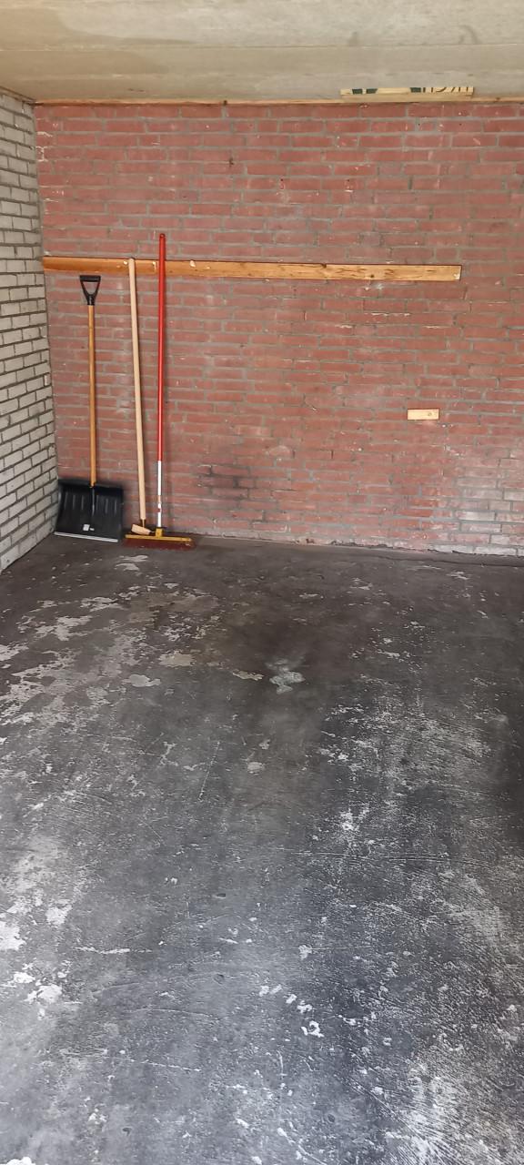 GARAGE TE HUUR