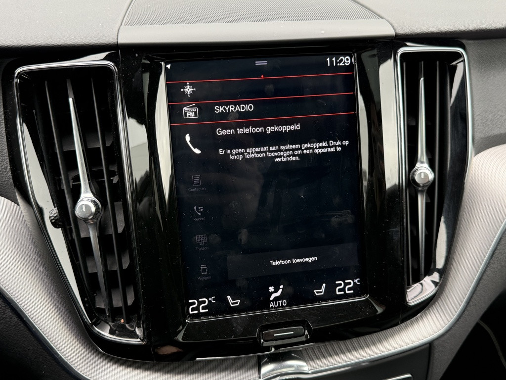 Volvo XC60 t8 390pk recharge r-design| panodak| adap.cruise| 360camera| led