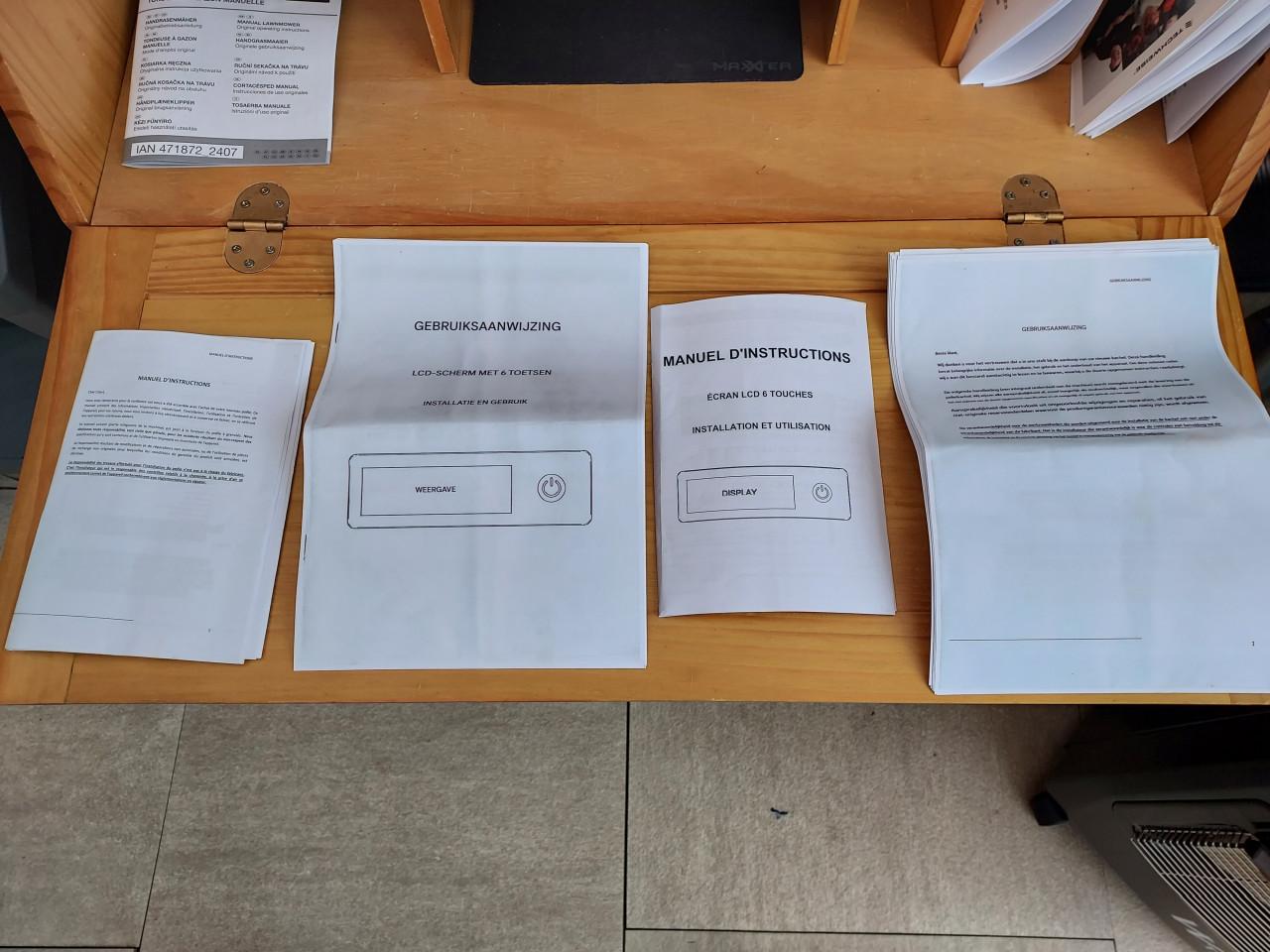 Pellet kachel met rookkanaal en pellets te koop.