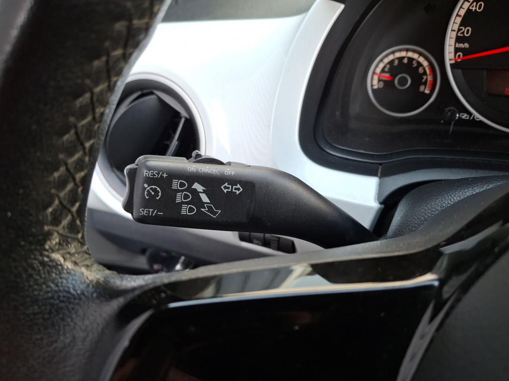 Volkswagen UP! 1.0 high up! bluemotion 5-deurs | stoelverwarming | navi | b