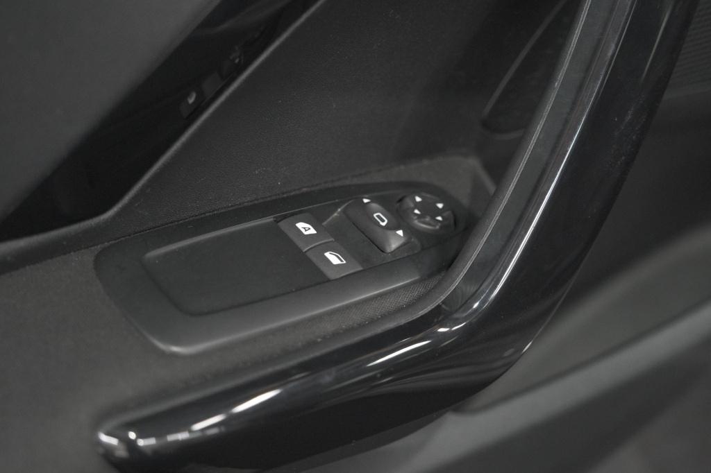 Peugeot 208 puretech 82 active | camera | apple carplay | airco
