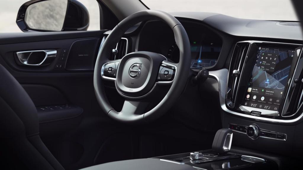 Volvo V60 plus dark recharge plug-in hybrid awd