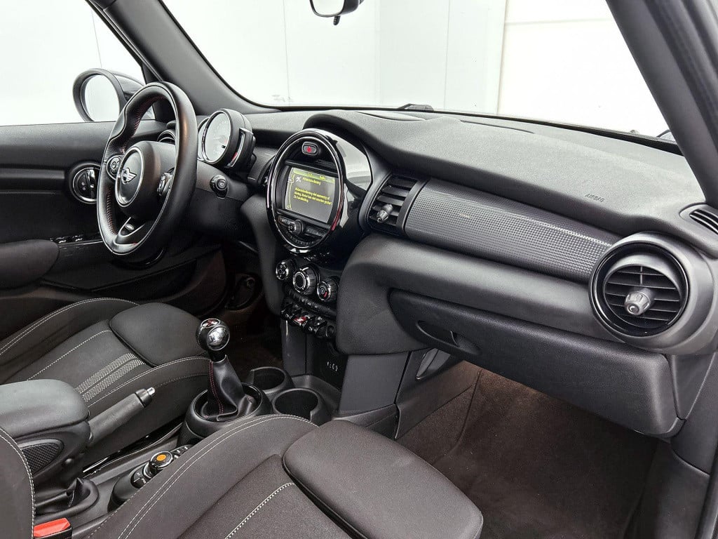 Mini Cooper mini 1.5 business | airco | aux | navigatie | sport stoelen | b