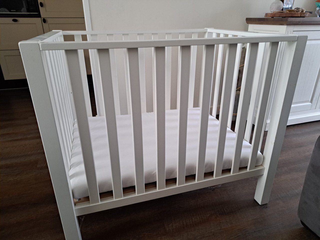 Te koop box incl. Boxmatras