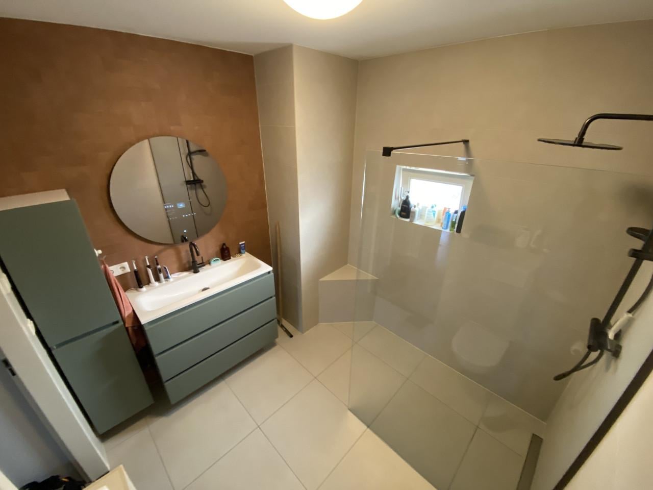 Tegelzetter. Totaalrenovatie van badkamers en toiletten.