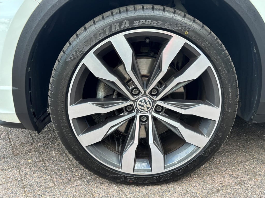 Volkswagen T-roc 1.5 tsi 150pk 7-dsg t-roc sport|trekhaak|carplay|navi|rijk