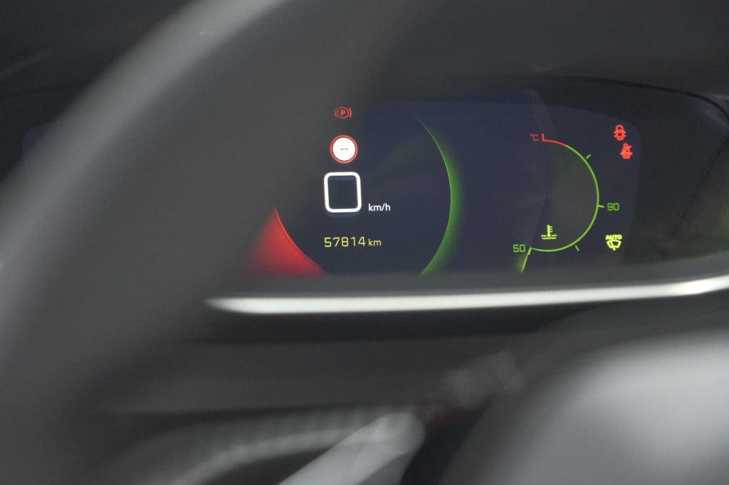 Peugeot 2008 puretech 102 allure pack | camera | apple carplay | parkeersen
