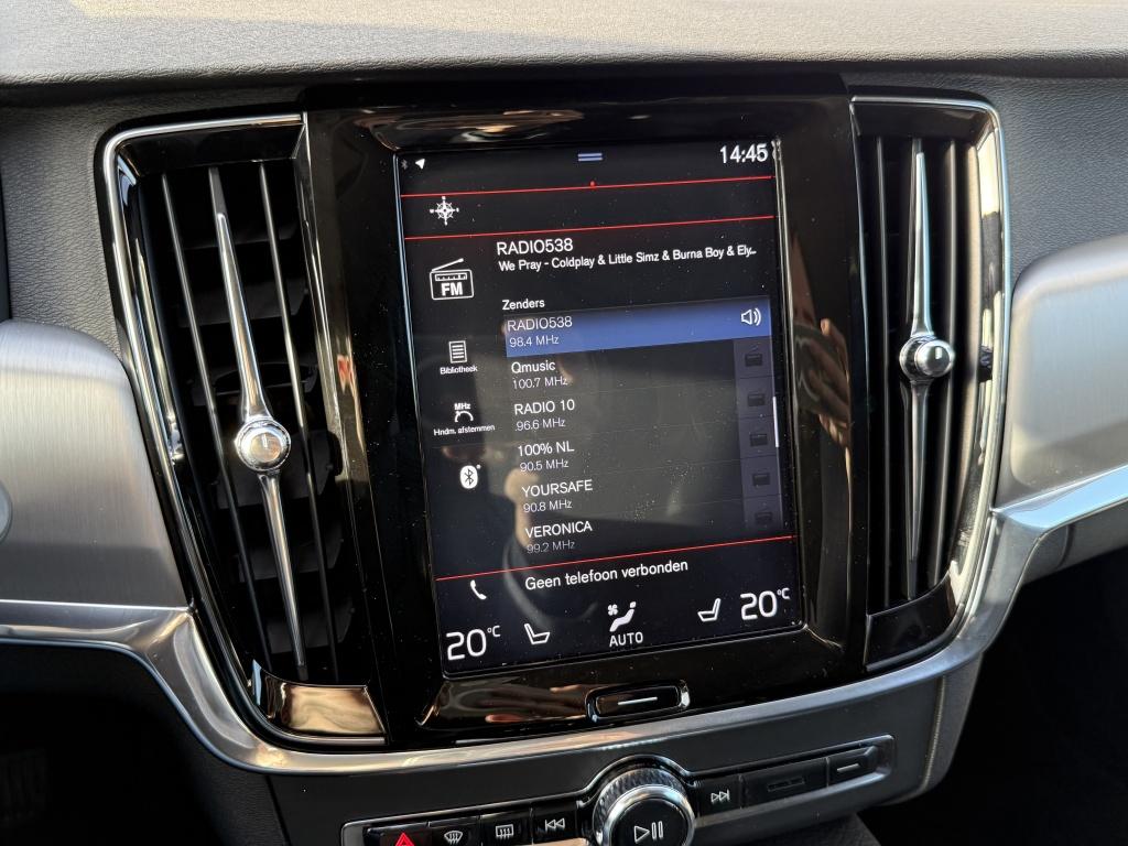 Volvo V90 t4 190pk momentum |adap.cruise| leder | trekhaak | stoel/stuurve