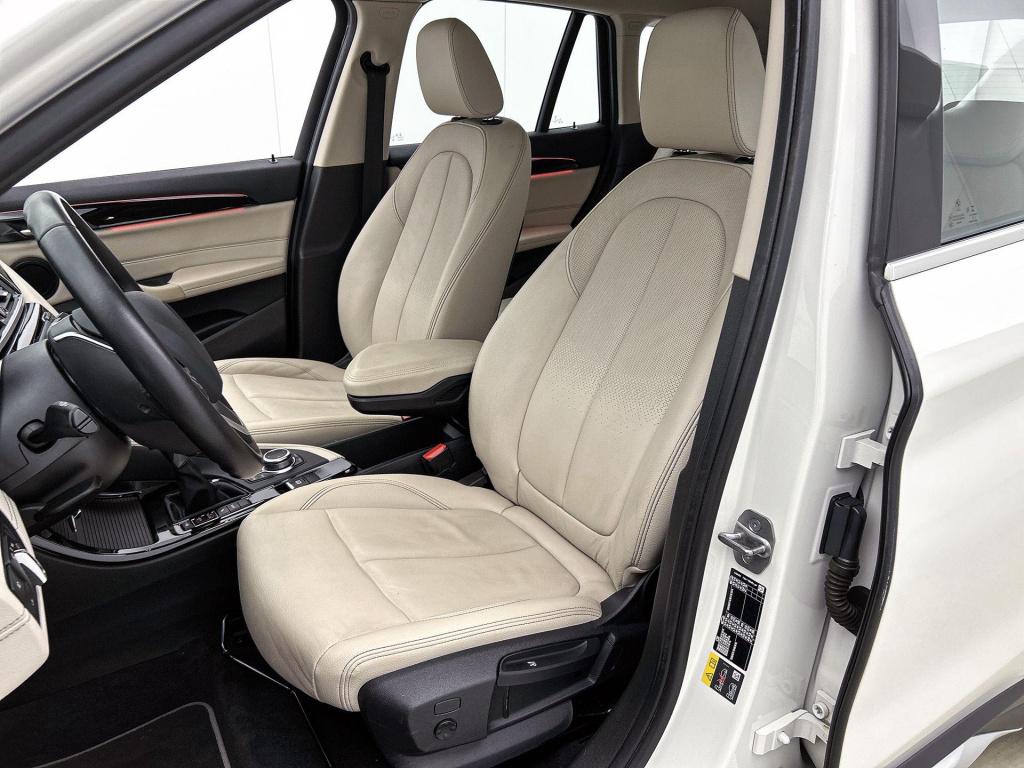 BMW X1 xdrive25e high executive | automaat | leder | parkeer sensoren | nav