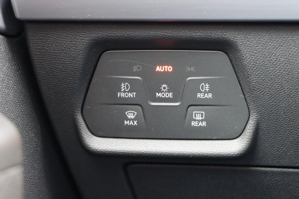 Seat Leon 1.5 etsi fr launch edition dsg7 150pk