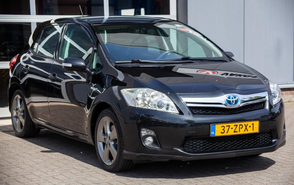 Toyota Auris 1.8 full hybrid executive business