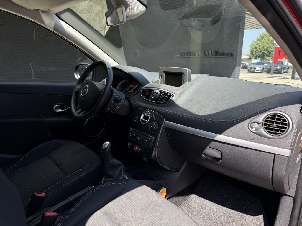 Renault Clio 1.2 tce 20 jaren editie // goed uitgerust // nette staat //