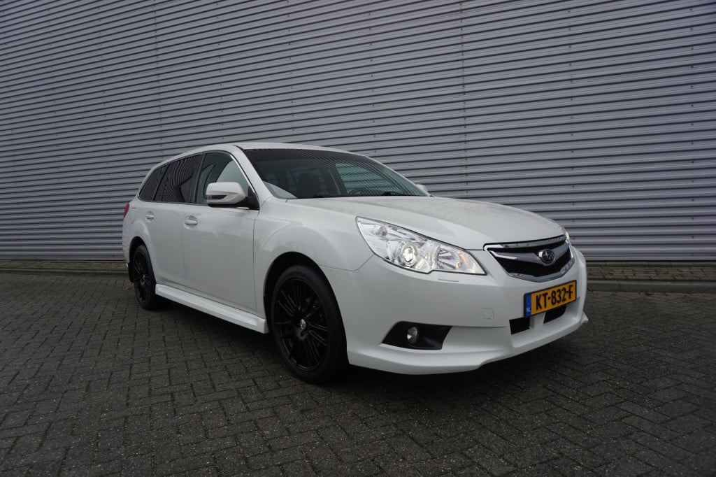 Subaru Legacy touring wagon 2.0i intro automaat - climate / navi / cruise /