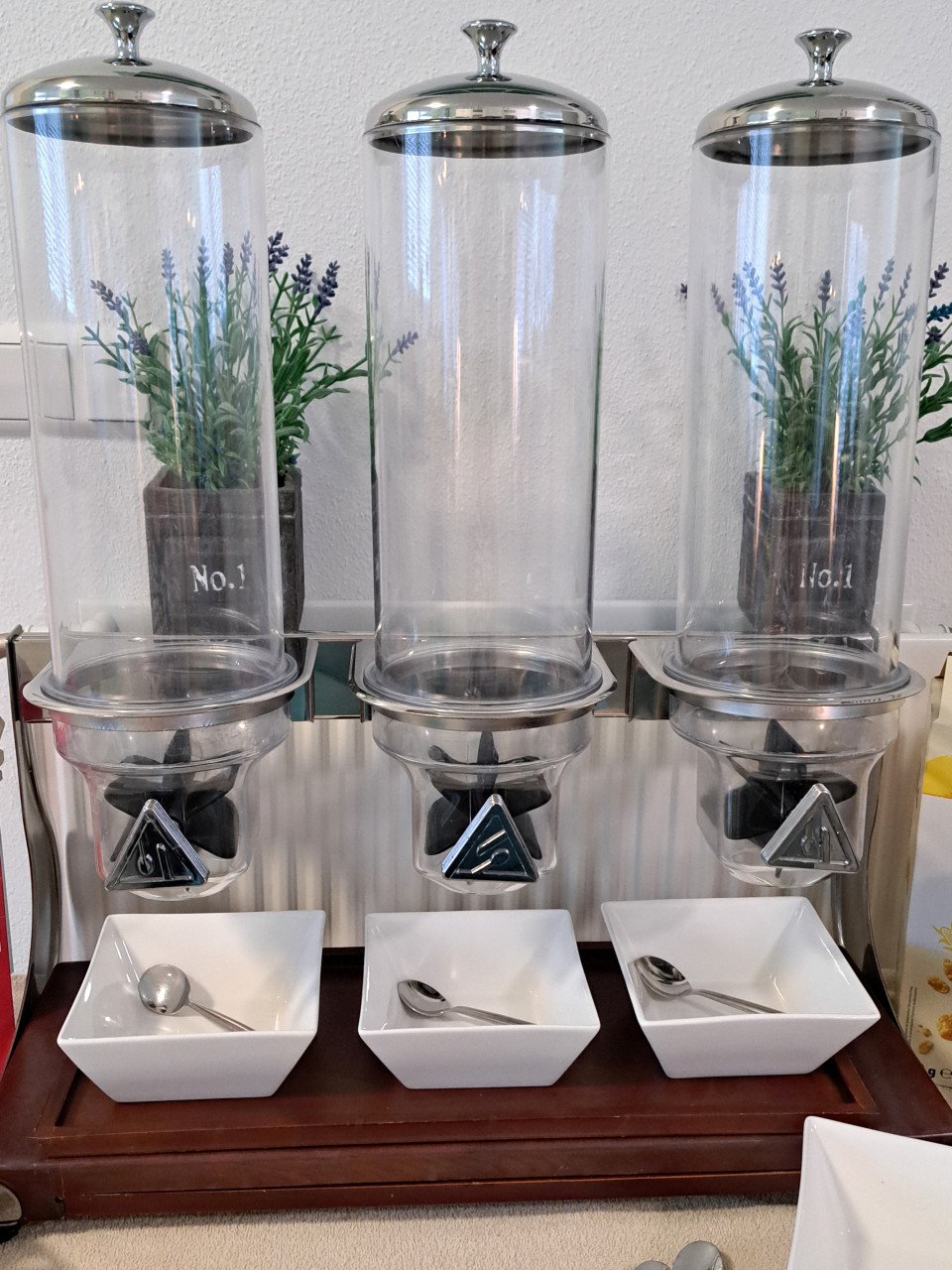 Muesli dispenser