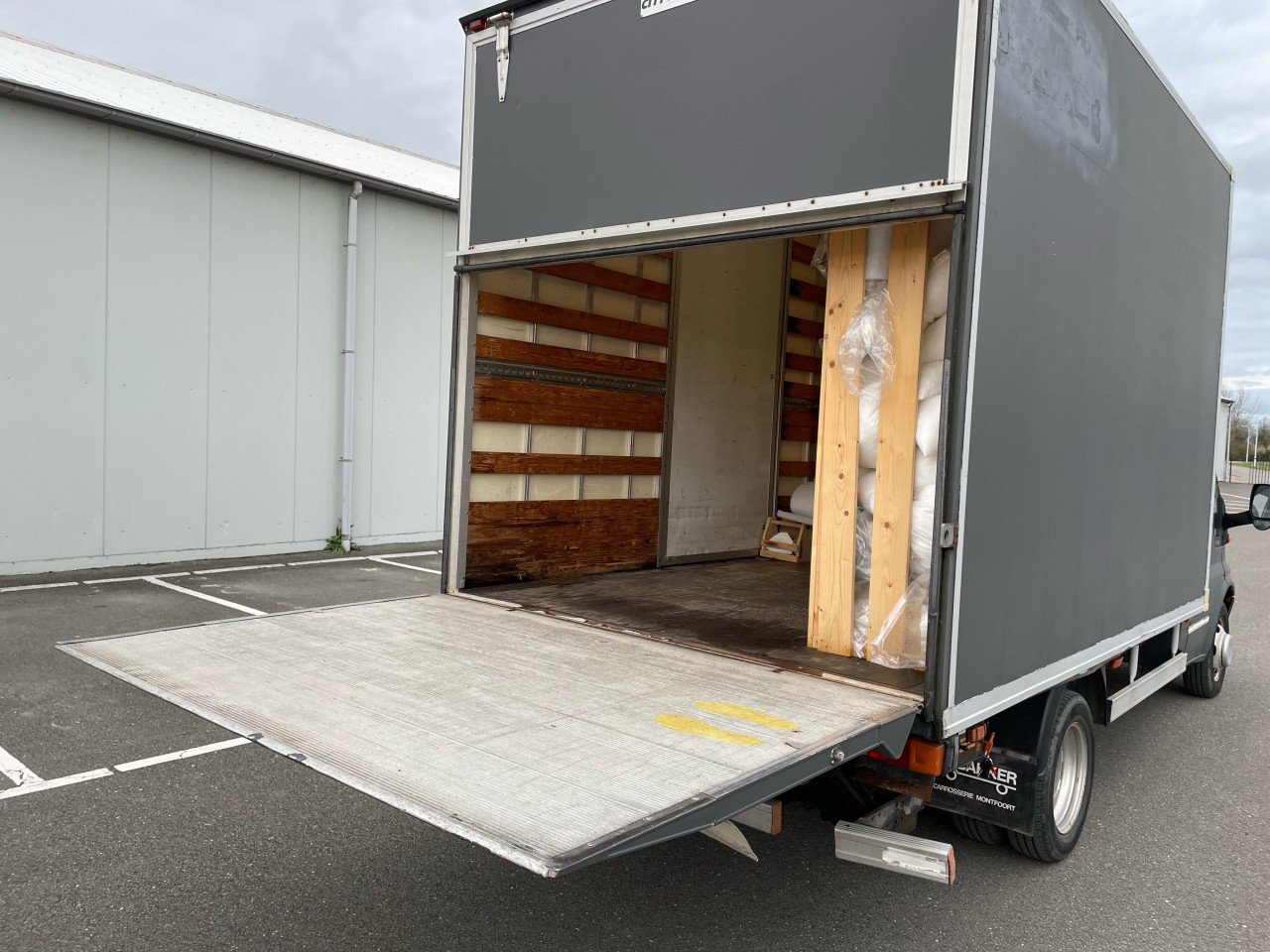 Ford Transit met laadklep