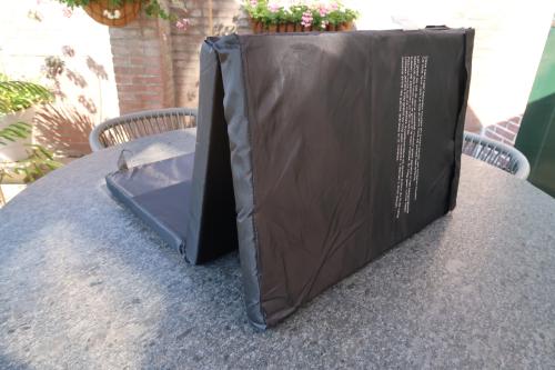 Campingbed matrasje 60 X 120 cm voor €10,00, schoon en amper gebruikt