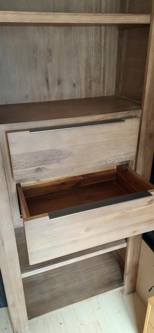 Stevige houten kast