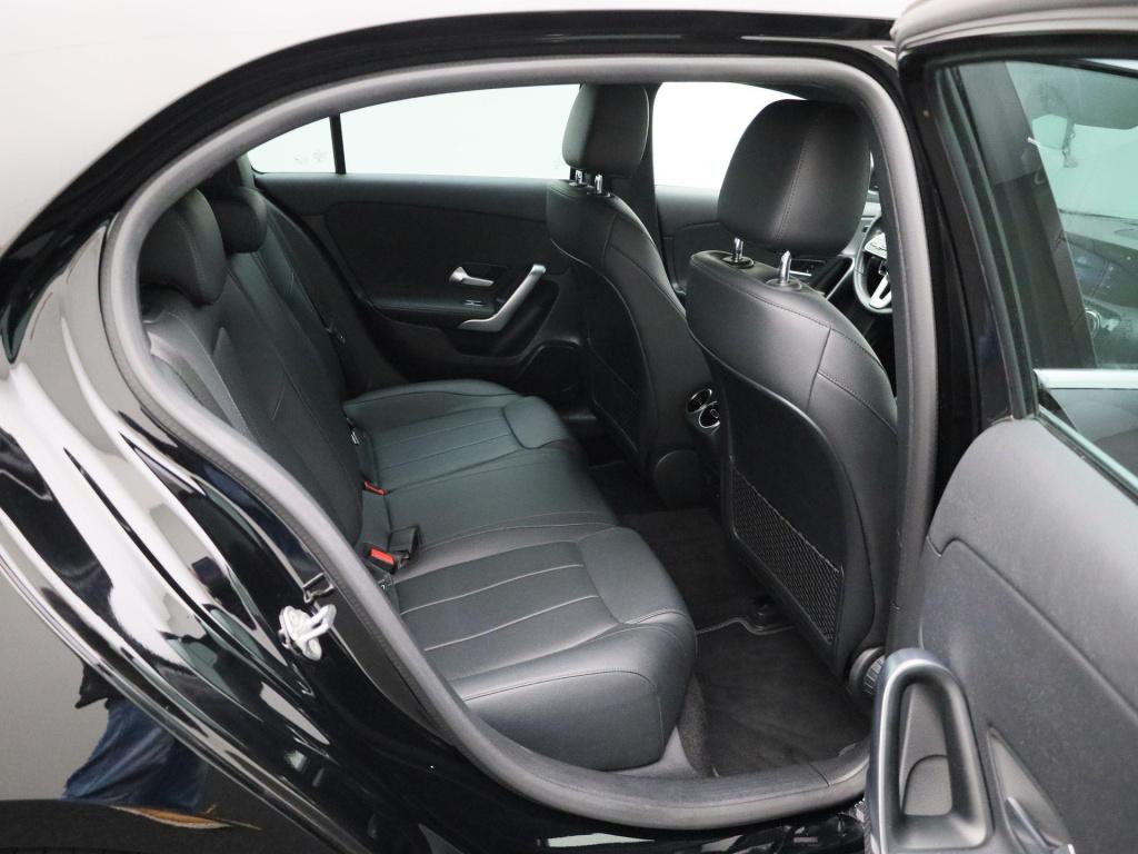 Mercedes-Benz A-Klasse 180 business solution luxury | automaat | apple carp