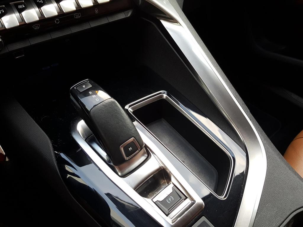 Peugeot 5008 blue l. executive 1.2pt-130pk (vol)automaat(eat8) 7-pers. | vo