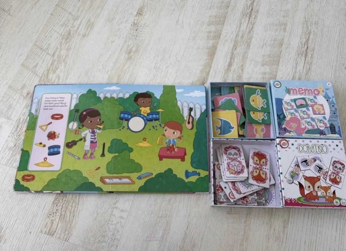 Disney zoekboek en 2 spellen