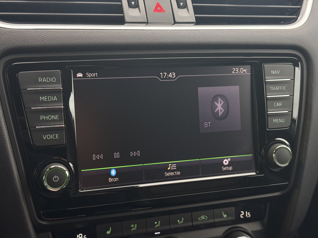 Skoda Octavia 2.0 tsi rs 230 pk | standkachel | leder | canton audio | navi