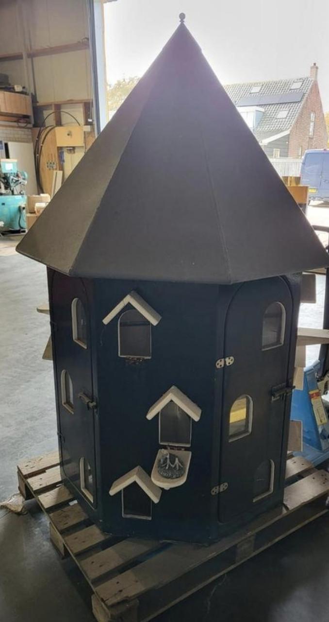 Duiventil met zinken dak