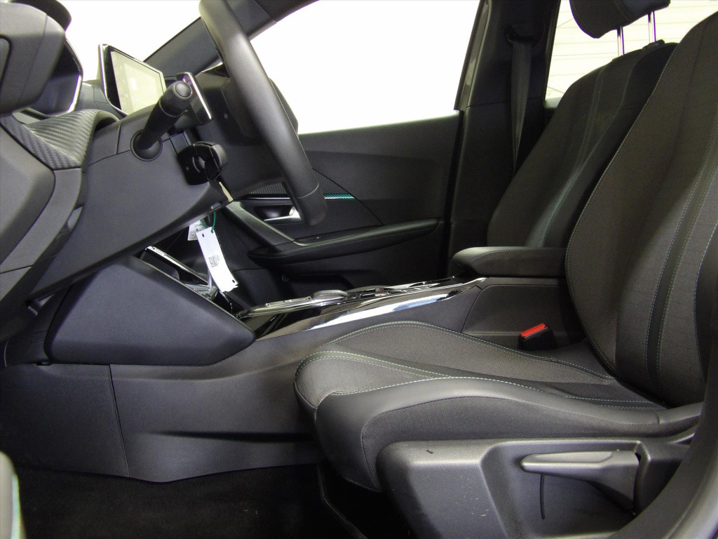 Peugeot 2008 1.2 puretech 130pk allure