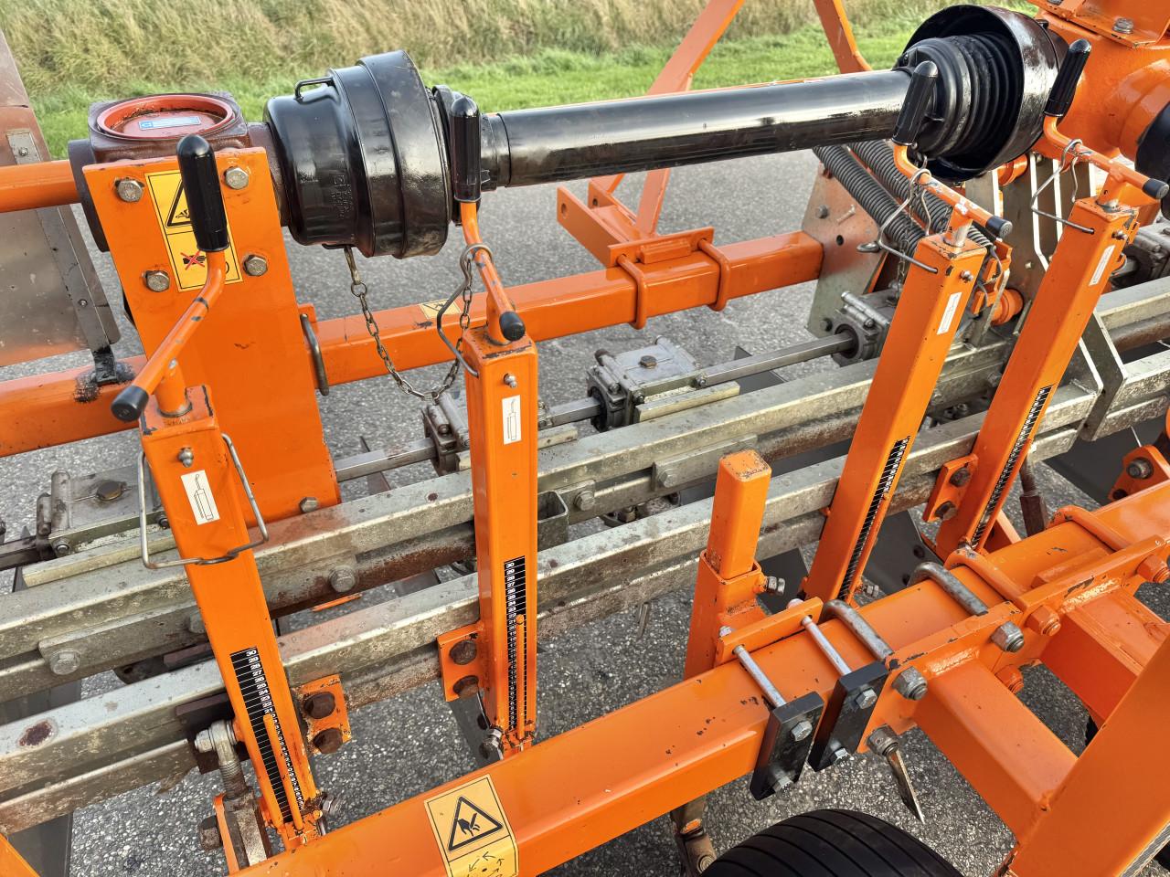 Struik WeedFix 4x75 roterende onkruidwiedmachine