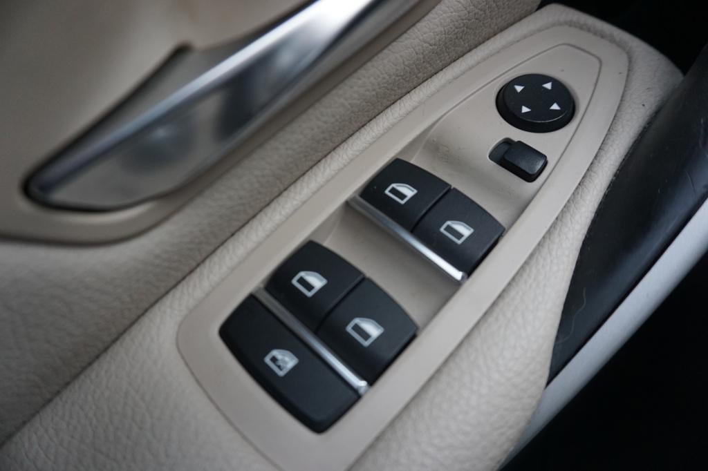 BMW 3-serie 330e high executive navi / leder / cruise contole / led / lm ve