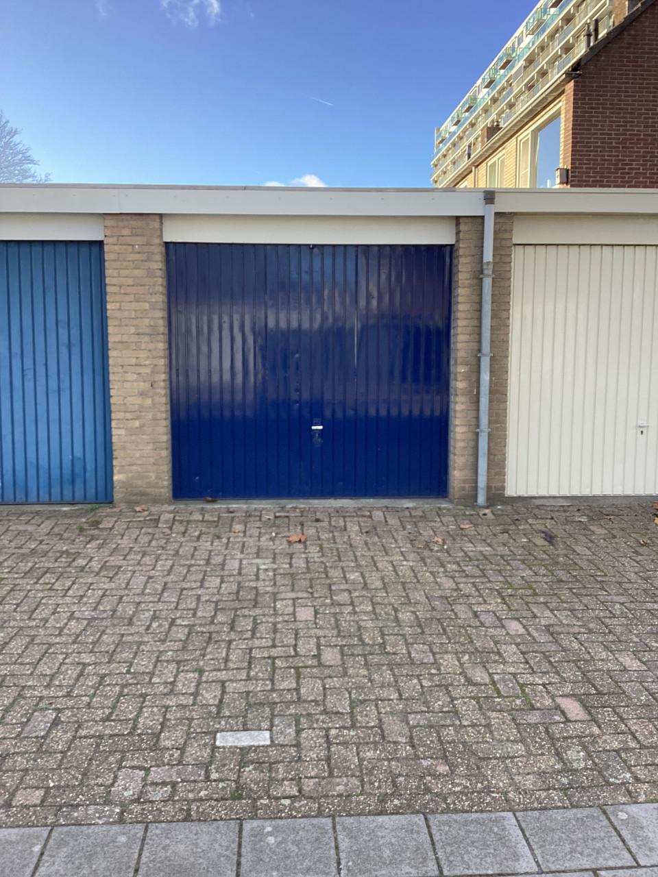 Te huur garage. Galvanistraat in Terneuzen per 1 februari 2026.