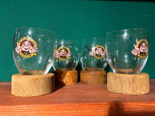 Originele Efteling 'Volk van Laaf' Glazen met Houten Voet!