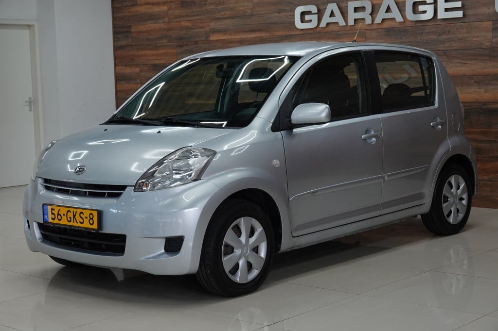 Daihatsu Sirion 2 1.0-12v premium | airco | aux |