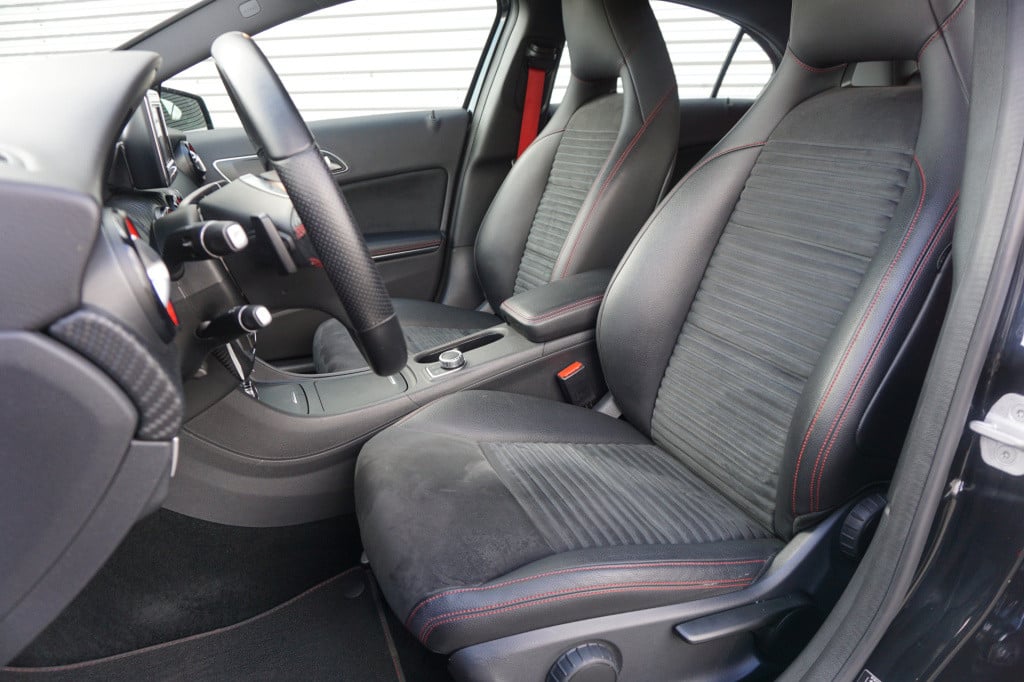 Mercedes-Benz A-Klasse 250 sport airco / navi / carplay / stoelverw. / crui