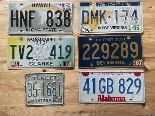 Te koop kentekenplaten.