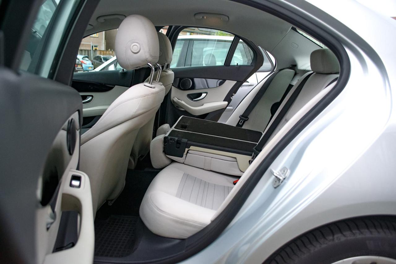 Mercedes C180 W205 2014 Nieuw model (8,2 sec 100) Nieuwstaat! Zuinig!