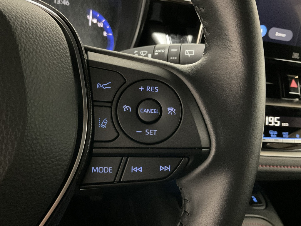 Toyota Corolla Touring Sports 1.8 hybrid executive | navi | bi-tone | camer