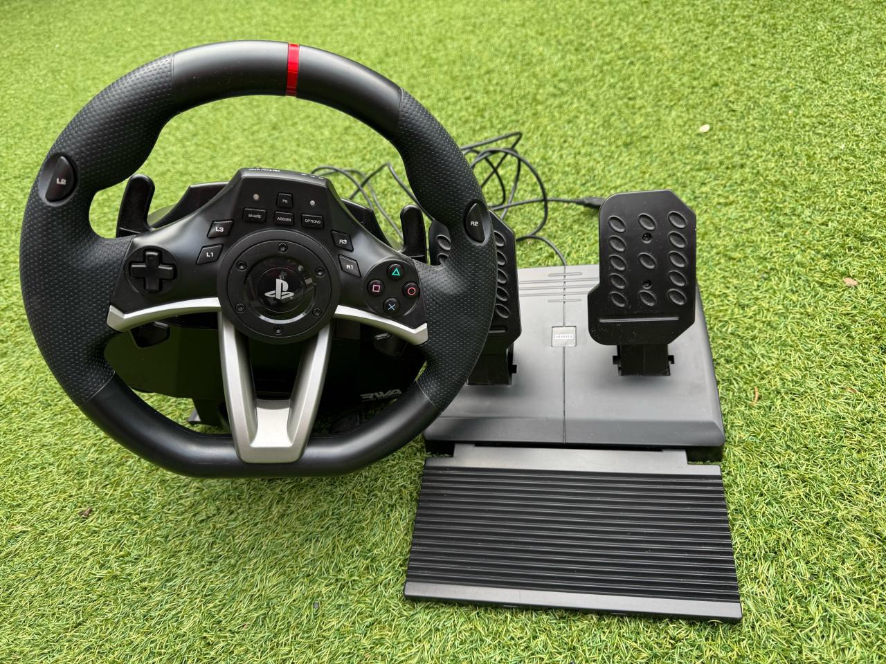 Hori racewheel met pedalen