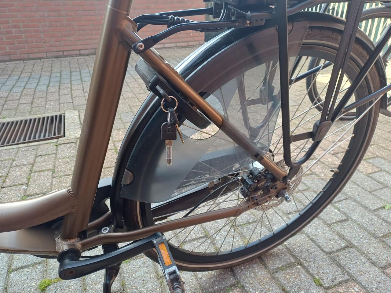 2 elektrische damesfietsen